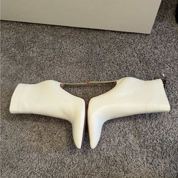 Boot - Picture 5 of 6